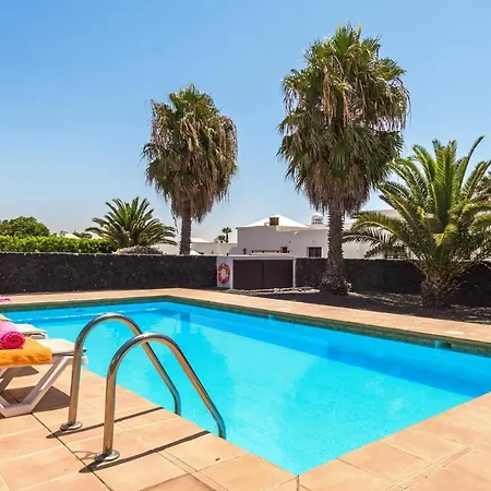 Yaiza By ヴィラ *