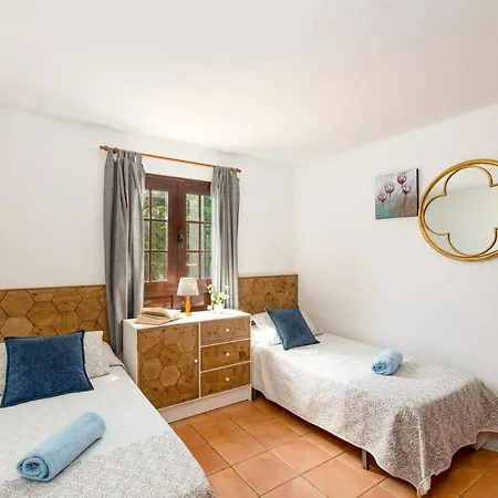 Villa Yaiza By