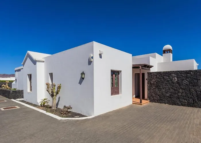 Вилла Yaiza By *